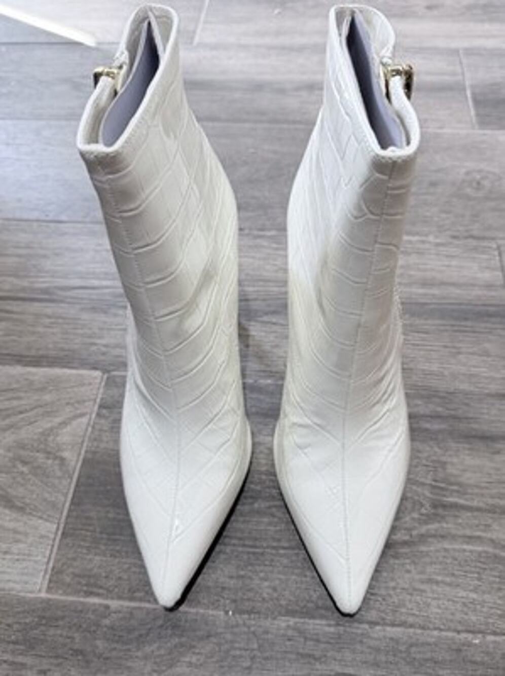 INC White Croc Glam Rock Y2K edgy, Chic, Boss Lady Pointy Heel Boots 7.5 New